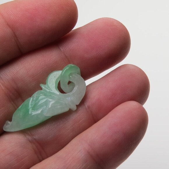 Jade Hand carved Pendent - Picture 4 of 4